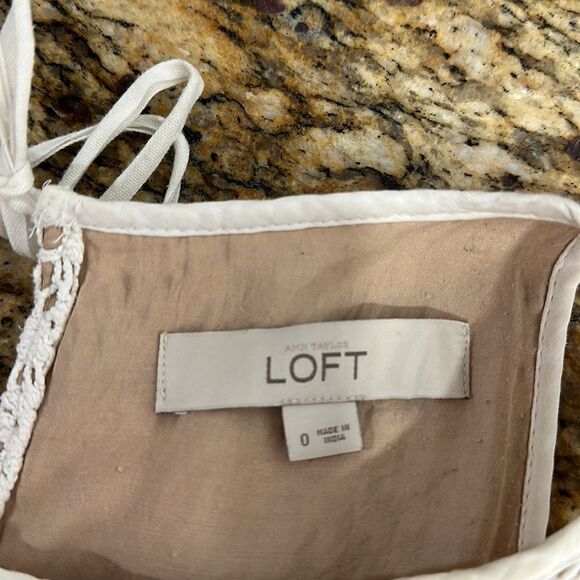 ❤️Last Chance LOFT Sleeveless Crochet Tie Back Shift Dress Size 0 - Picture 5 of 8